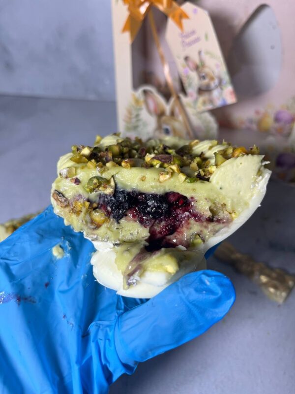 HUEVO RELLENO PISTACHO